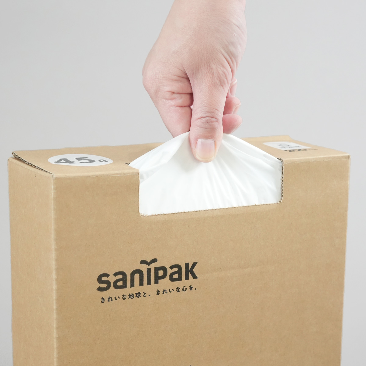 パッケージは段ボールを採用しているので、型崩れが起きにくく、1枚ずつ取り出しやすいです。