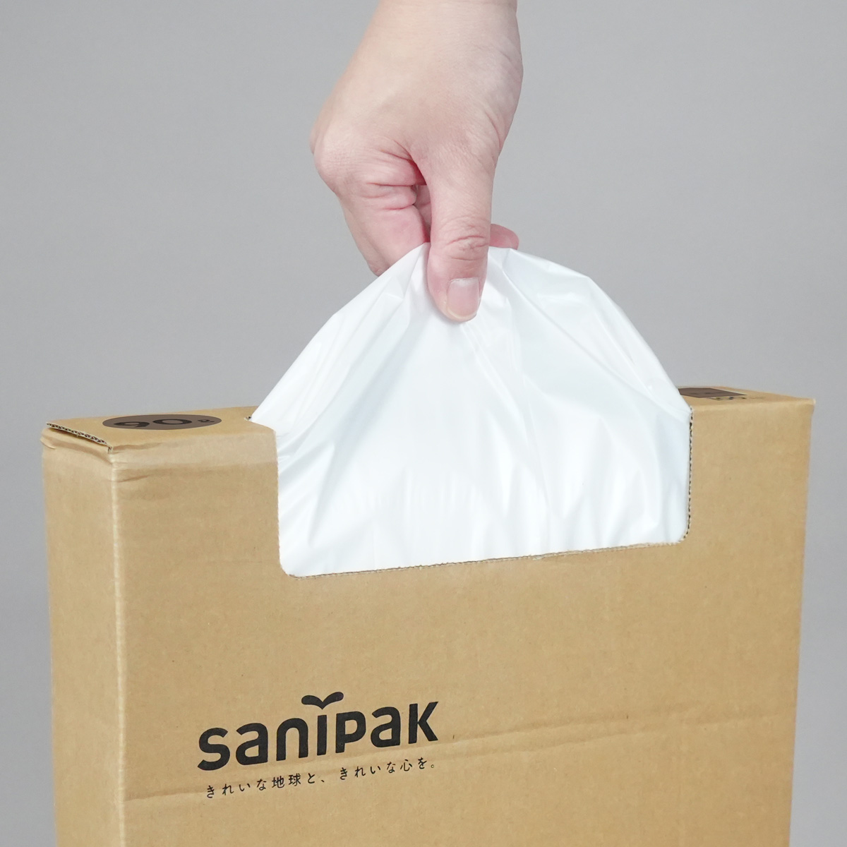 パッケージは段ボールを採用しているので、型崩れが起きにくく、1枚ずつ取り出しやすいです。