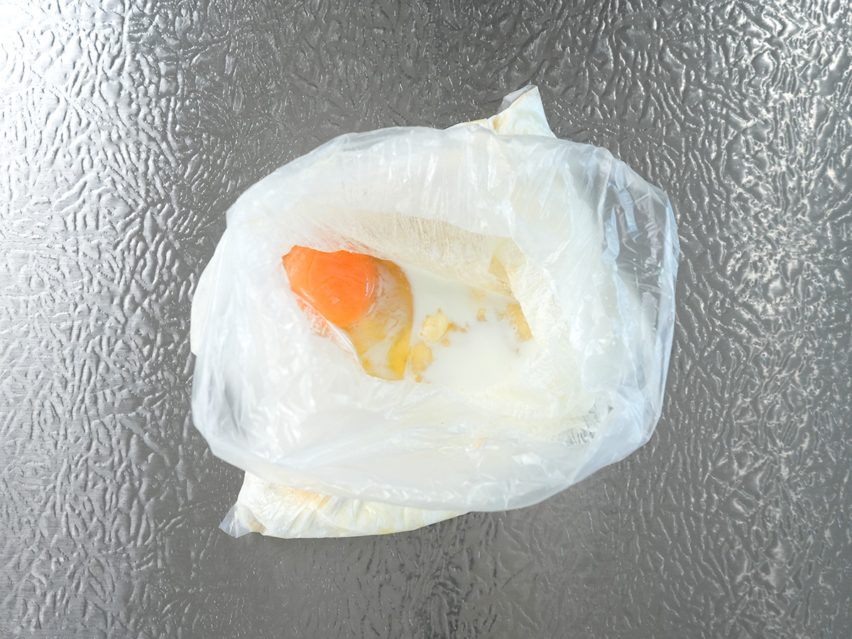 Aの卵と牛乳を入れるシーン