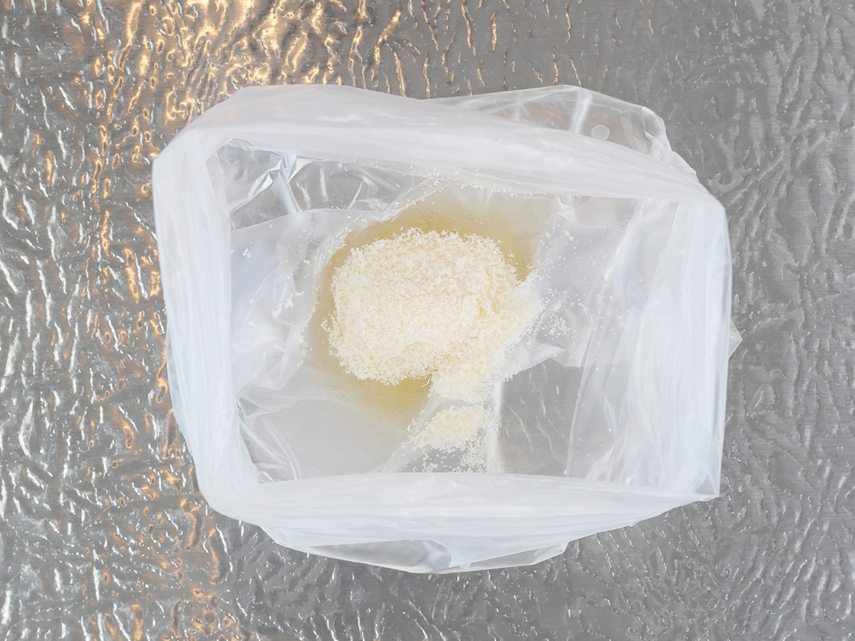 材料を入れたシーン