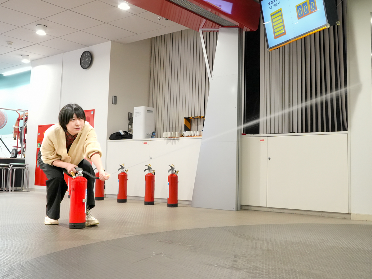 池袋防災館の消火体験