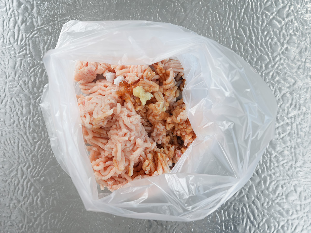 揉みこむシーン