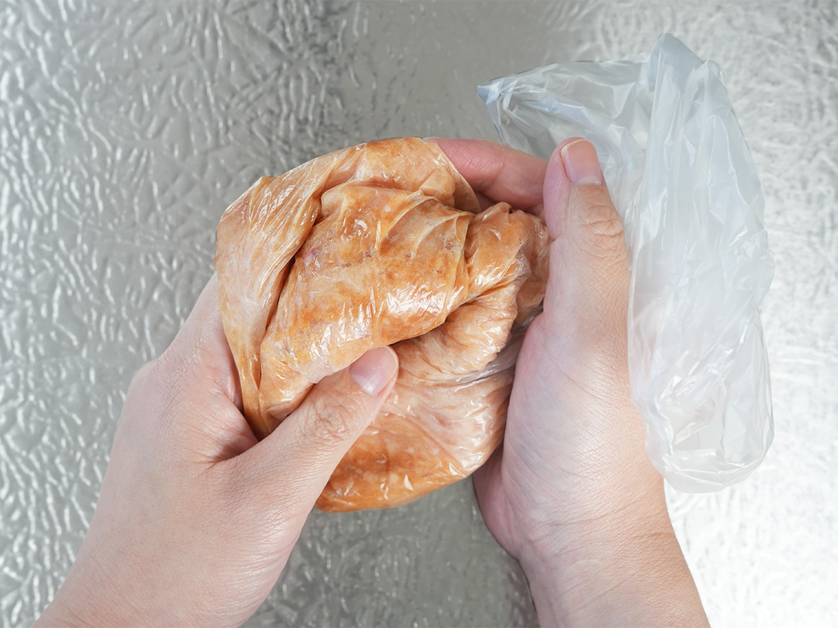 揉みこむシーン