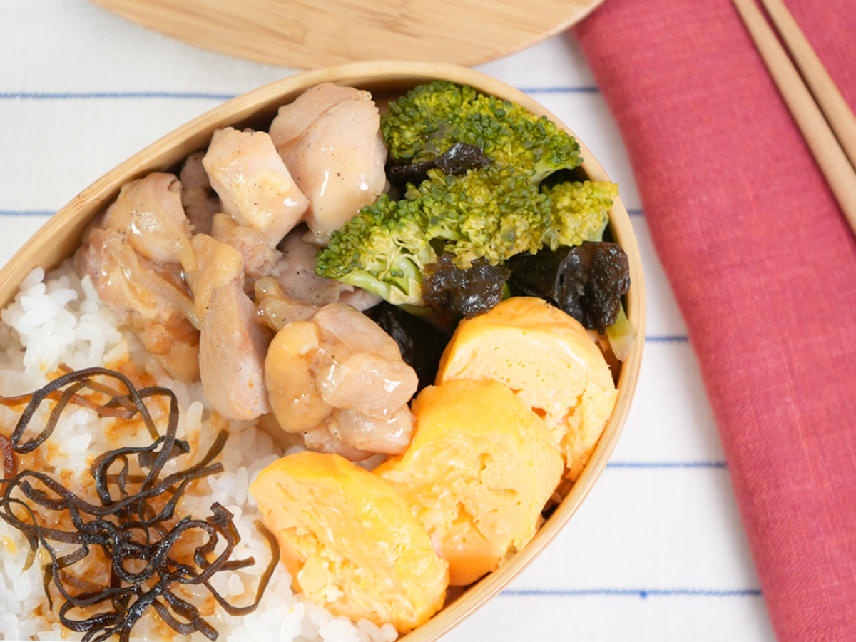 アイデア料理研究家のmakoさん直伝！3つまとめて湯せんで作る「照り焼きチキン弁当」ポリ袋レシピ