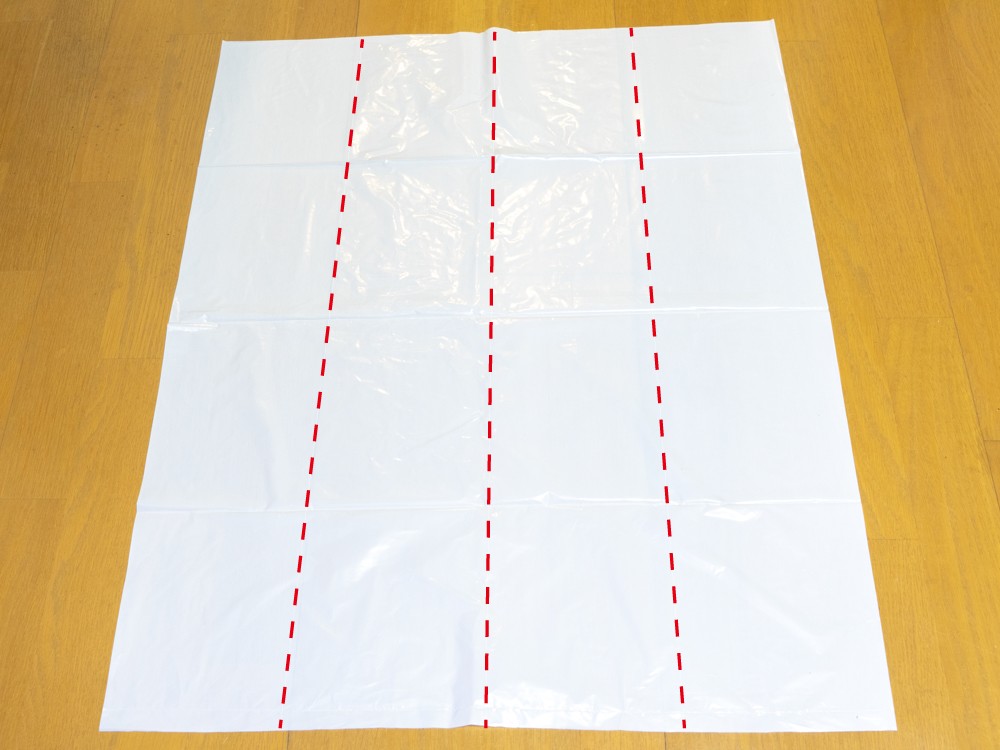 ポリ袋を細長く折る