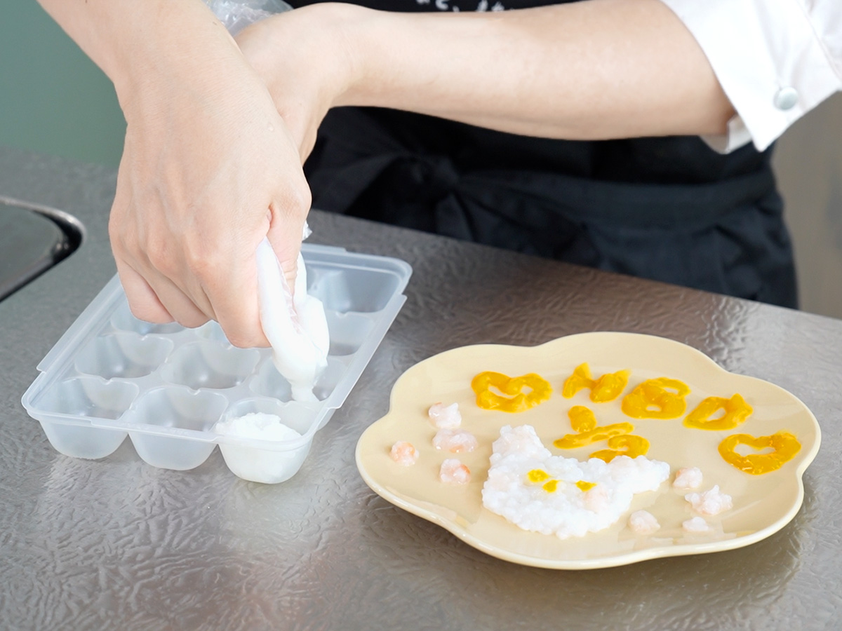 盛りつけるシーン