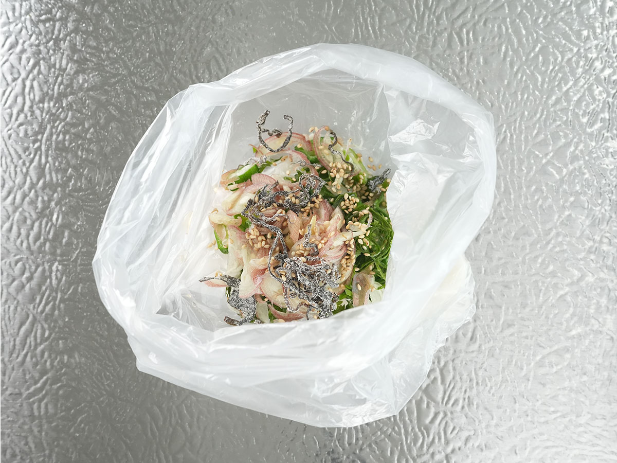 材料を入れる
