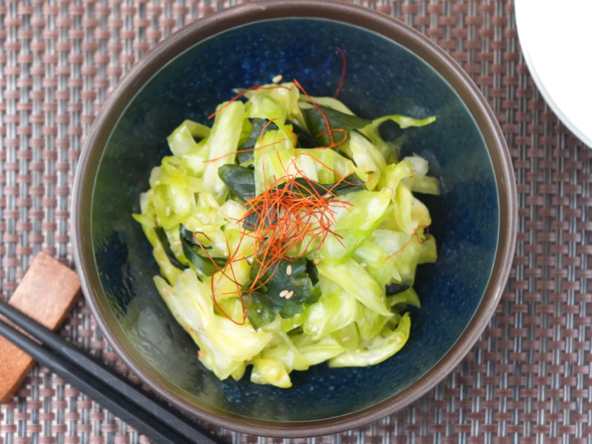 盛りつけるシーン